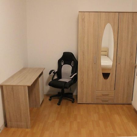 Zimmer Sucht Bewohner Duisburg Luaran gambar