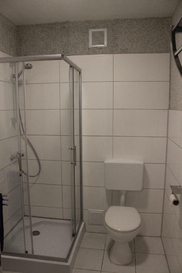 Zimmer Sucht Bewohner Duisburg Luaran gambar