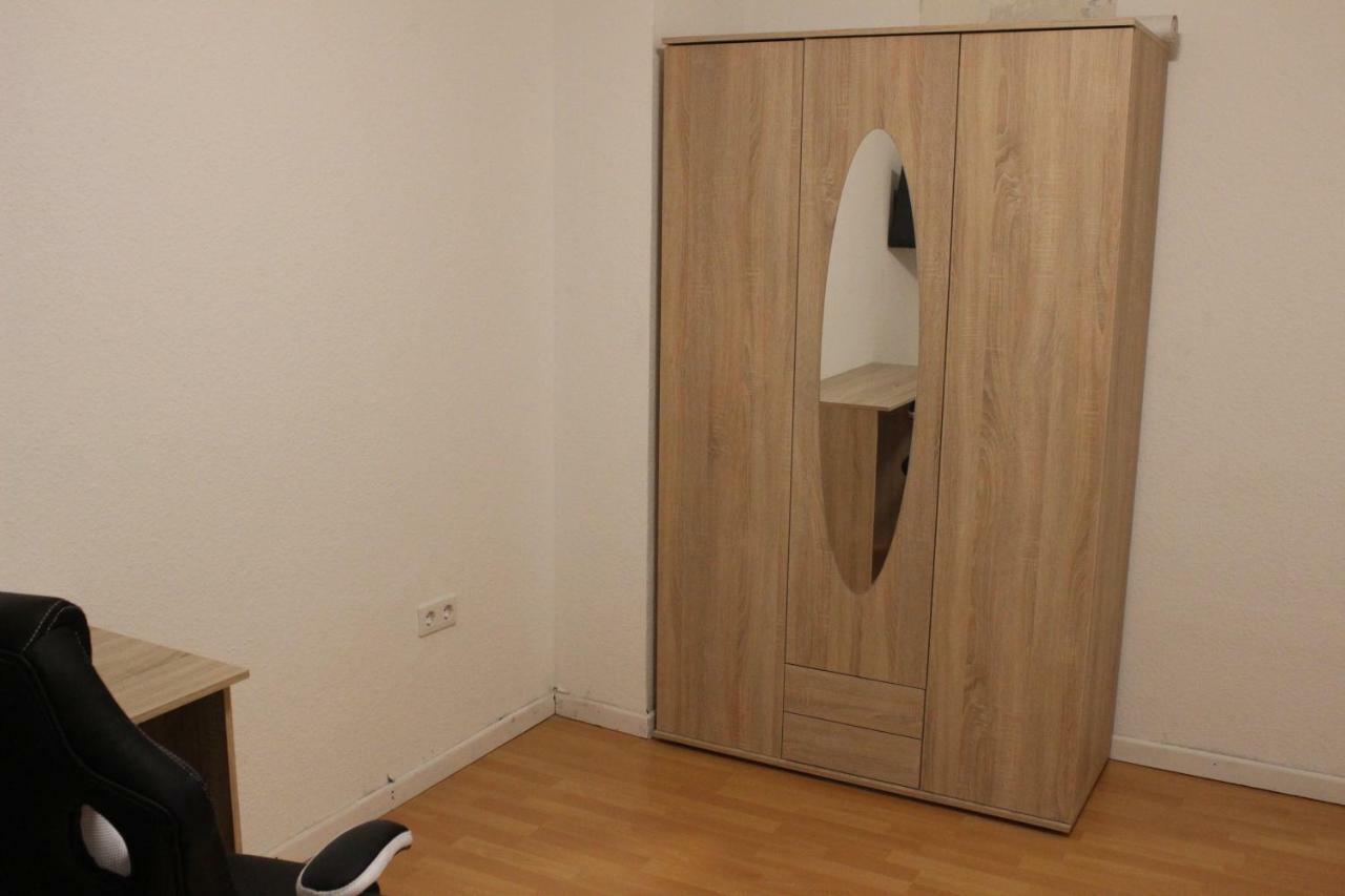 Zimmer Sucht Bewohner Duisburg Luaran gambar
