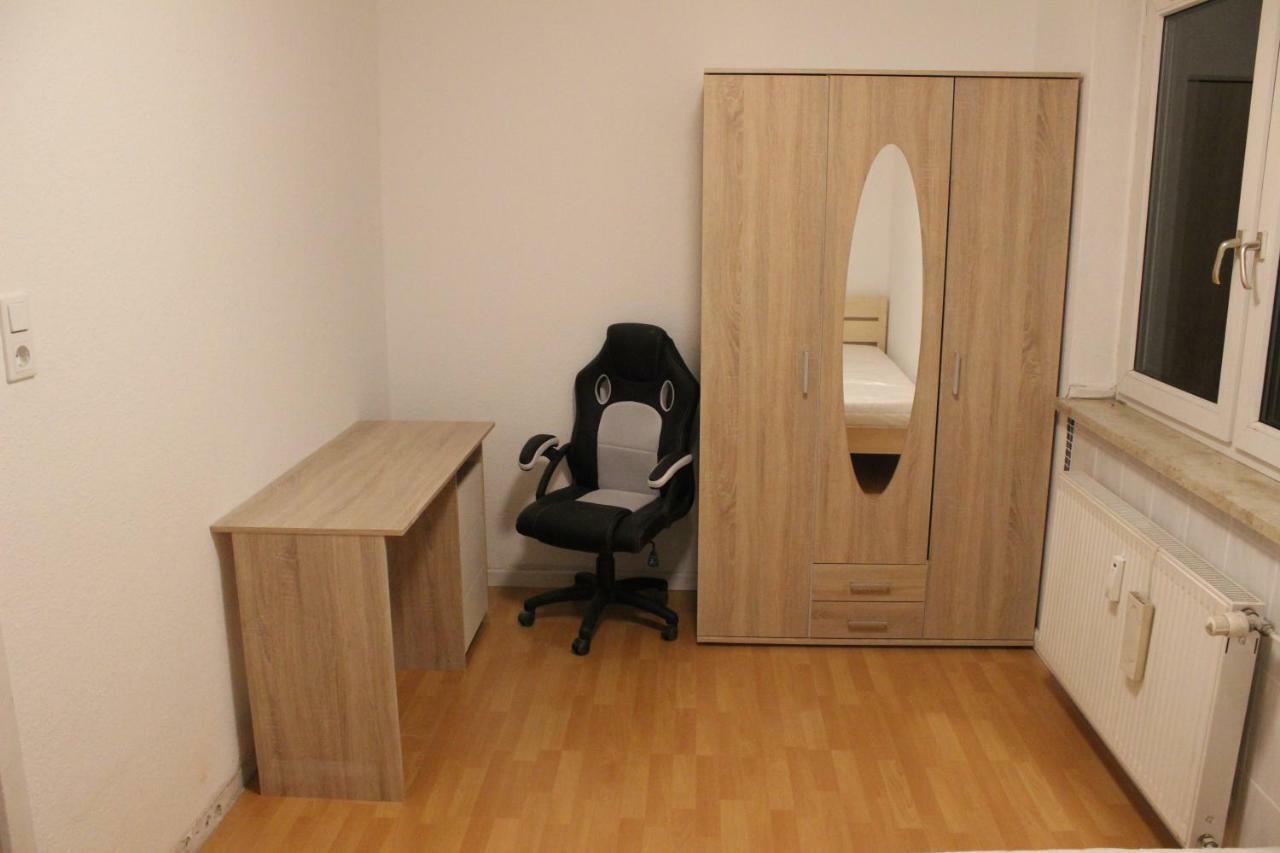 Zimmer Sucht Bewohner Duisburg Luaran gambar